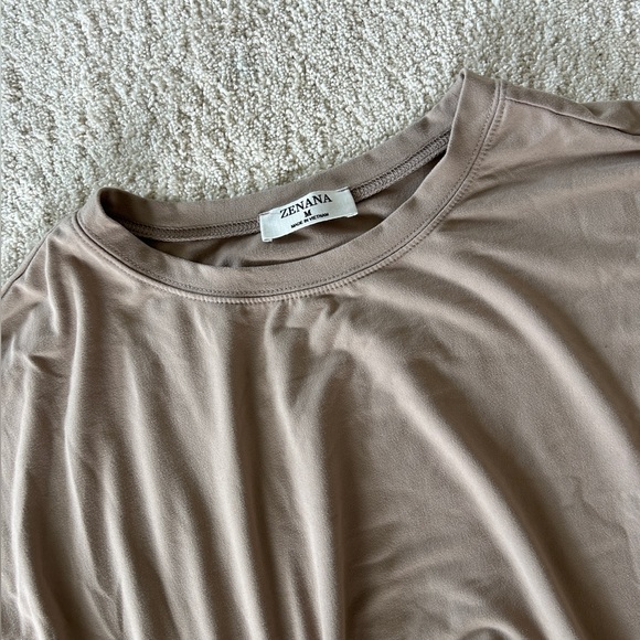 Matching leggings and shirt set - Picture 2 of 3